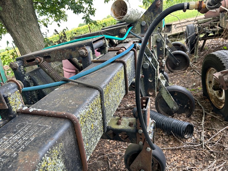 hiniker-econo-till-6-row-cultivator-image-5