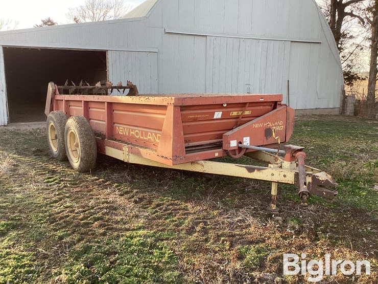 new-holland-790-image-3