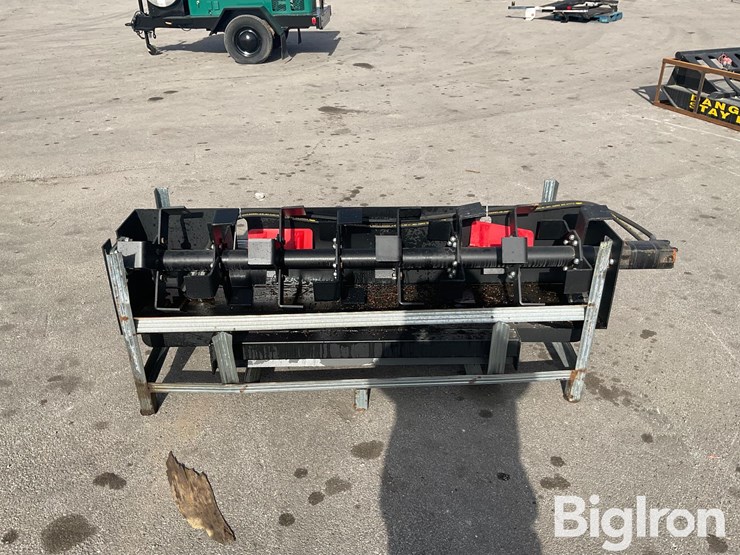 2025-massey-ferguson-730-image-2