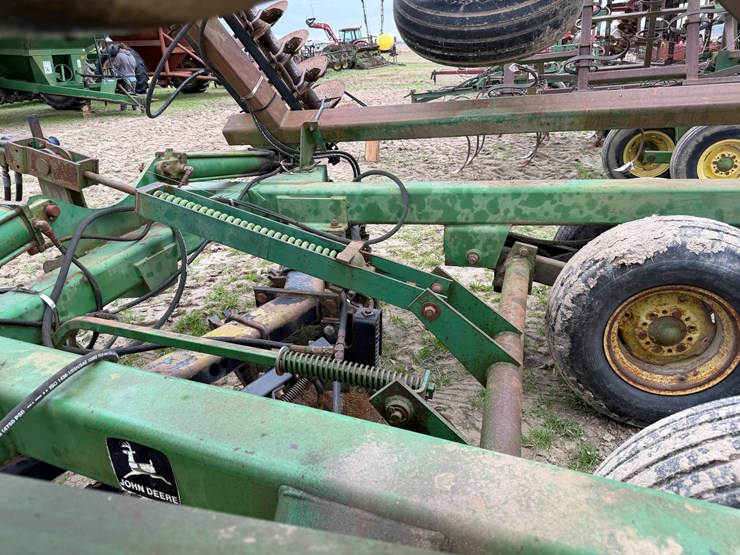 john-deere-25-image-34