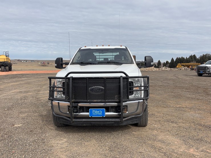 2019-ford-f550-image-2