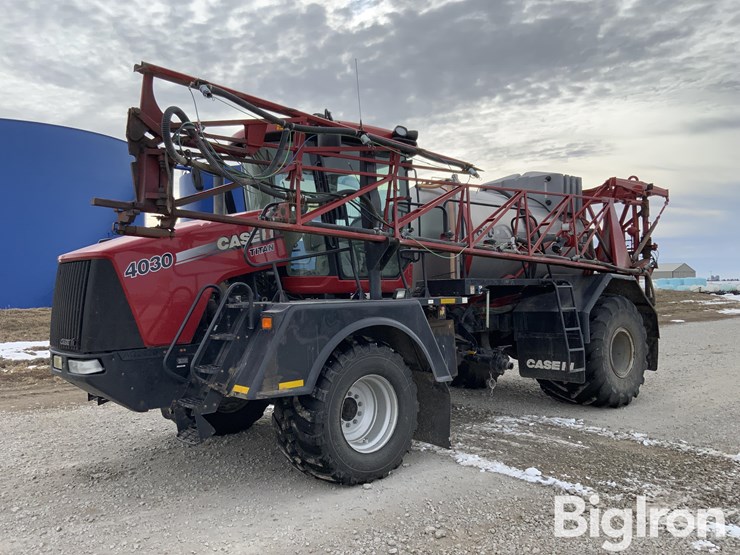 2013-case-ih-titan-4030-image-1
