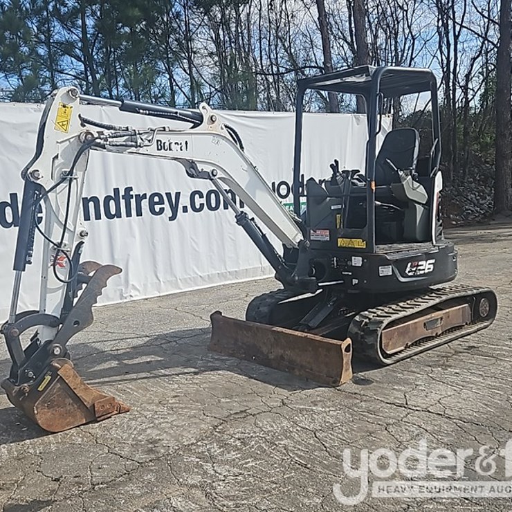 2020 BOBCAT E26