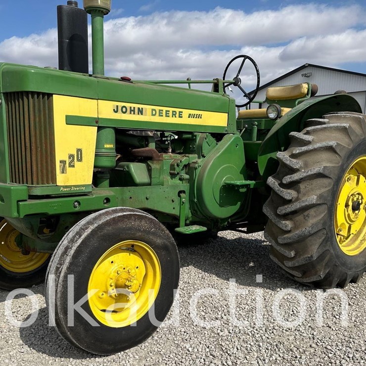 JOHN DEERE 720