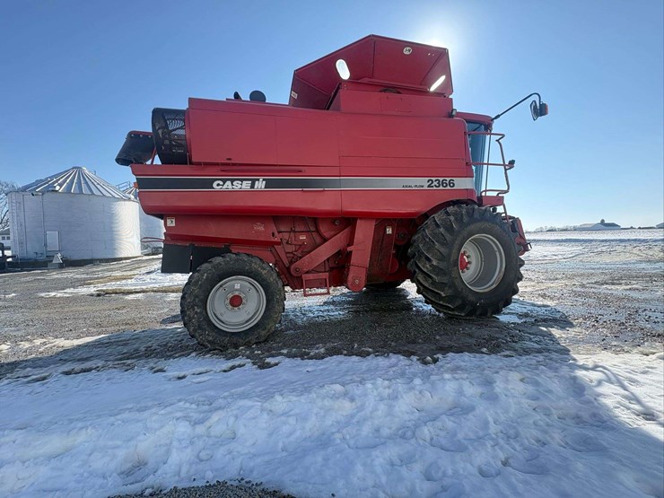 case-ih-2366-image-1
