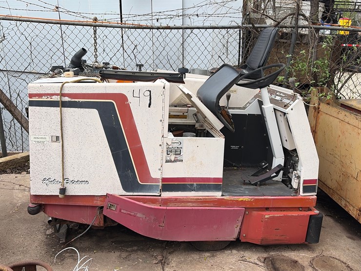 #49-•-advance-hydro-retriever-gas-powered-street-sweeper-image-1
