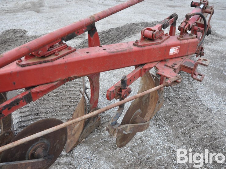 international-720-image-15