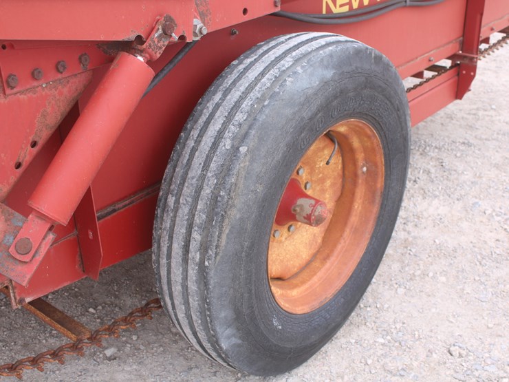 new-holland-155-image-13