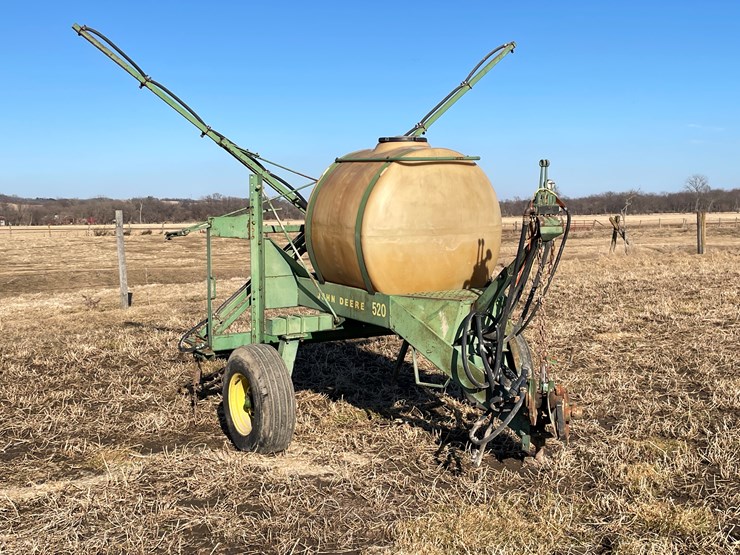 john-deere-520-image-1