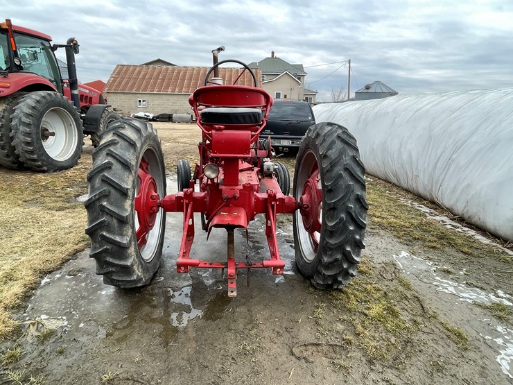 #3206-•-farmall-h-tractor-image-6