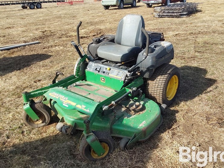 john-deere-la-image-1