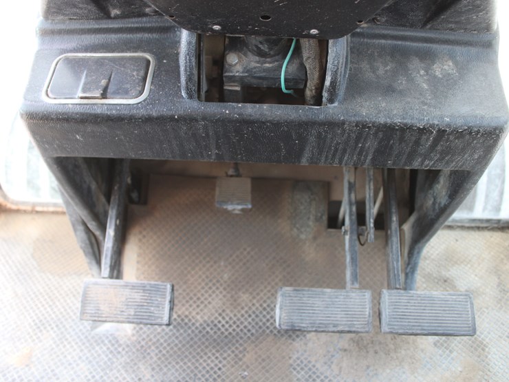 #1012-•-case-2390-tractor-image-29