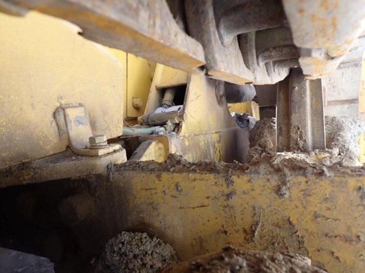 1998-komatsu-d21a-image-24