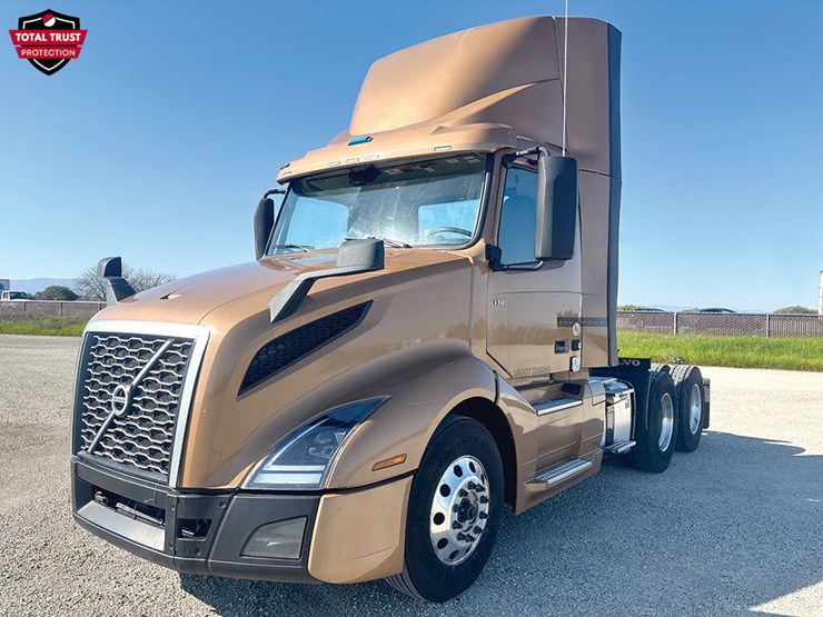 2023-volvo-vnl-300-image-1