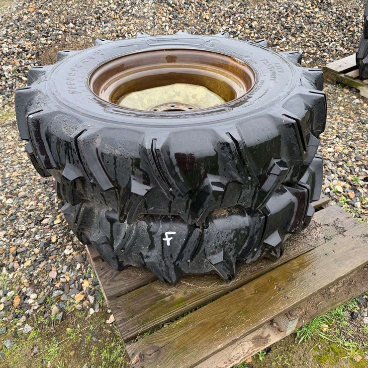 11-24.5 Circle Tires (F) Pasco, WA