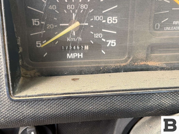 1990-ford-f700-image-38