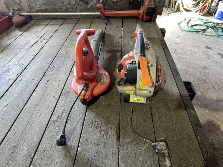 #7203-•-(2)-leaf-blowers-image-2