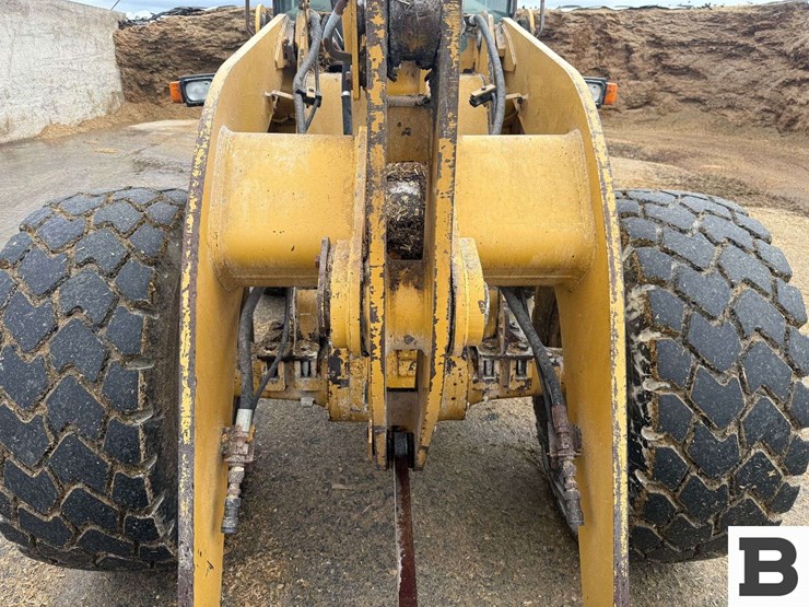 caterpillar-928g-image-11