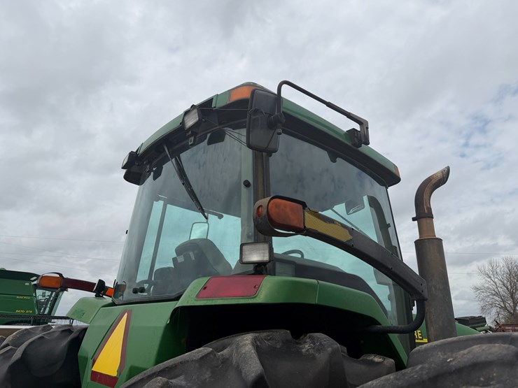 2001-john-deere-8310-image-38