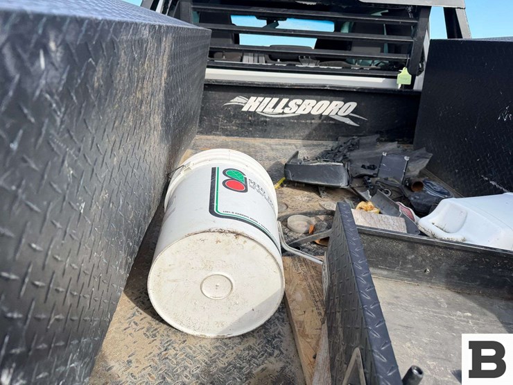 2023-chevrolet-silverado-3500-image-21