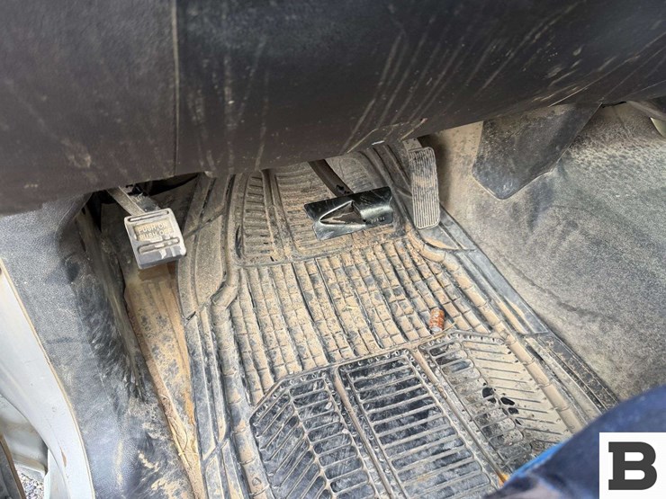 2018-chevrolet-silverado-3500-image-21