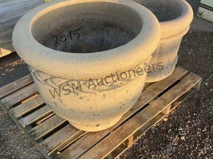 (2)-concrete-pots-image-1