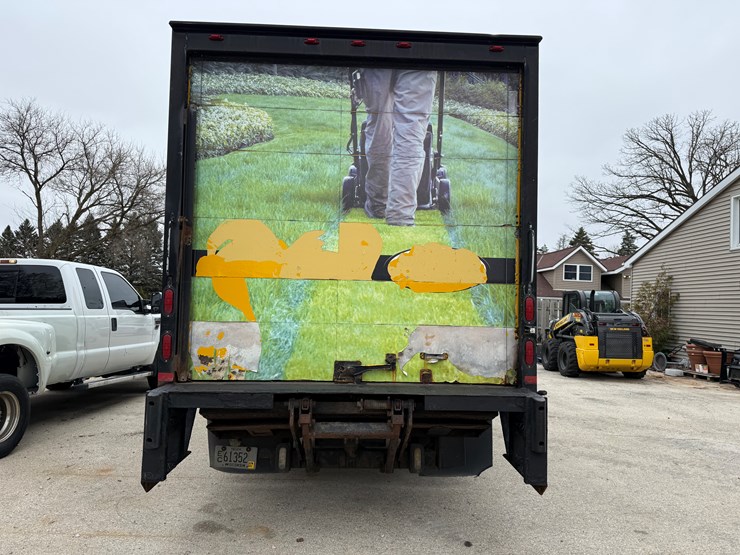 #1154-•-2009-isuzu-box-truck-(has-wi-title)-(new-berlin,-wi)-image-7