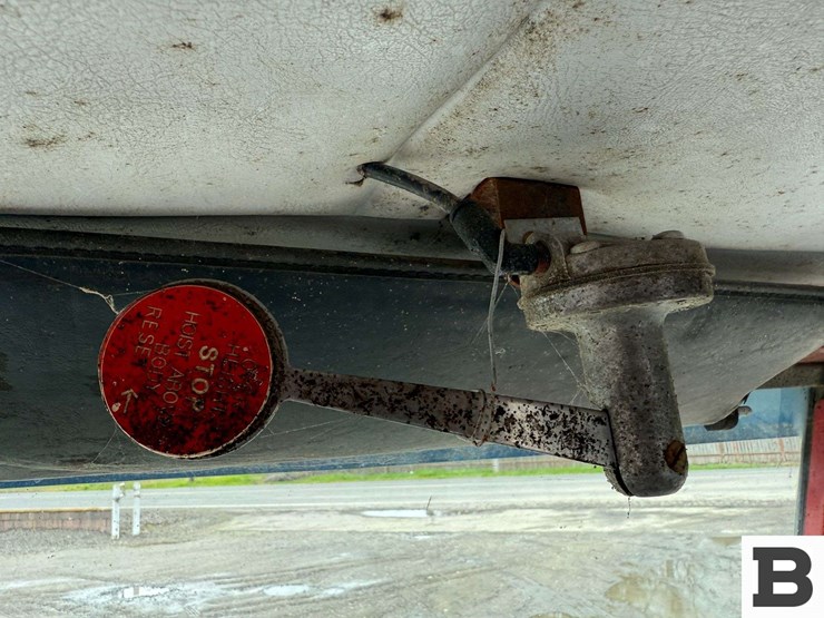 1996-volvo-wx-feed-truck---albany,-or-image-80