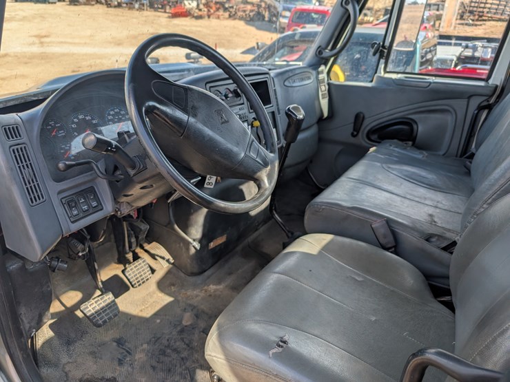 2006-international-durastar-4300-image-18