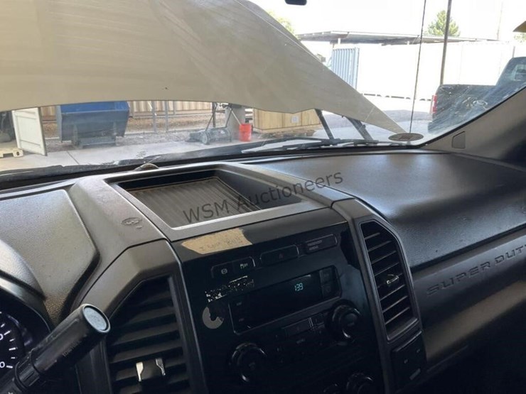 2017-ford-f550-image-18