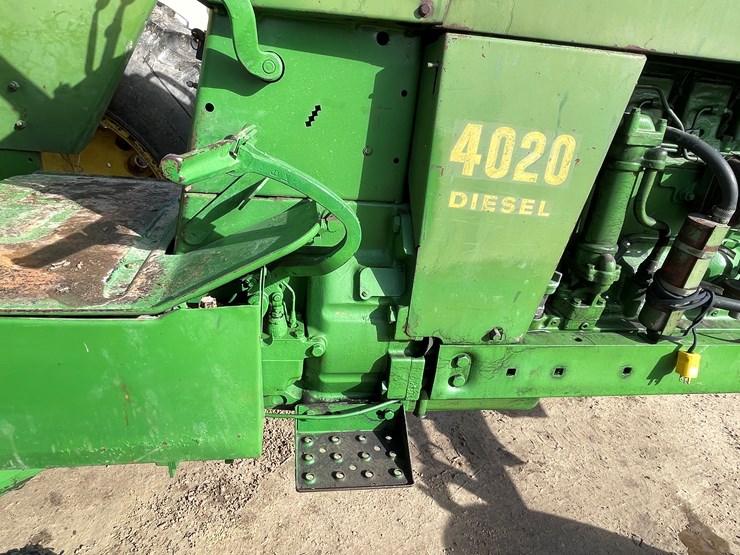 john-deere-4020-image-22
