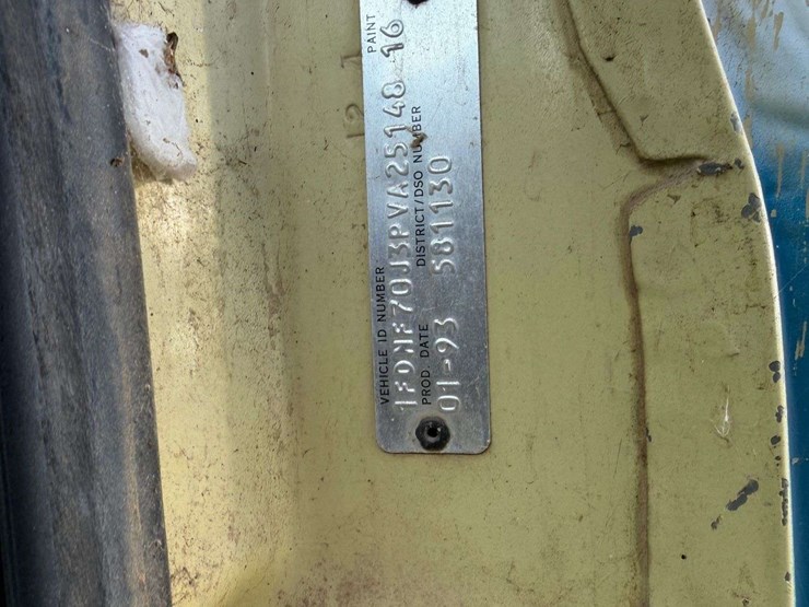 1993-ford-f700-image-32