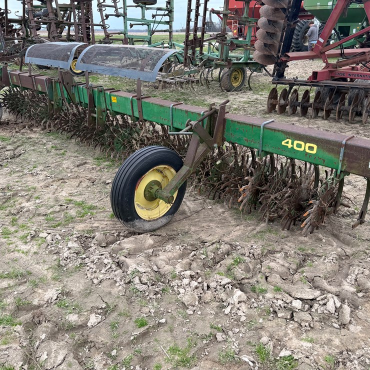 JOHN DEERE 400