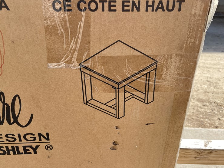 #3526-•-new-ashley-signature-end-table-image-2