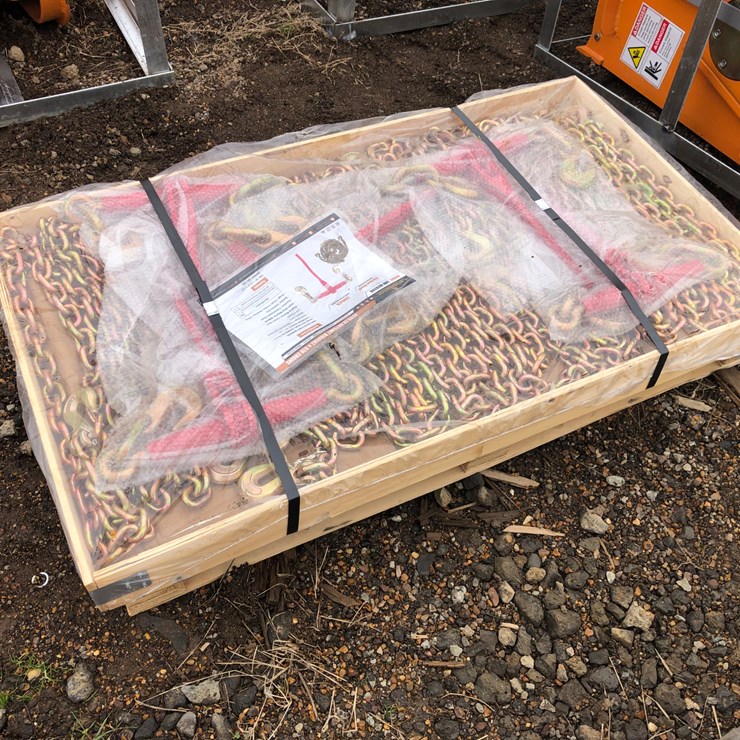 #26 • (10) CHAINS & (5) RATCHET BINDERS