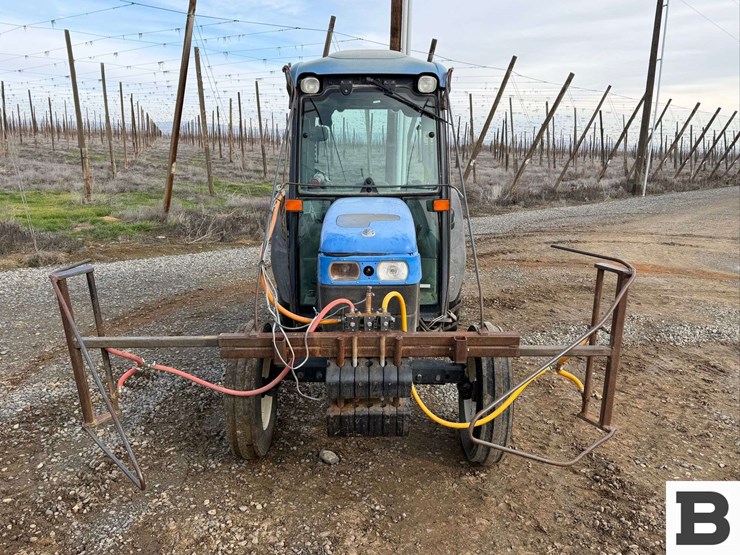 2007-new-holland-tn85fa-image-7