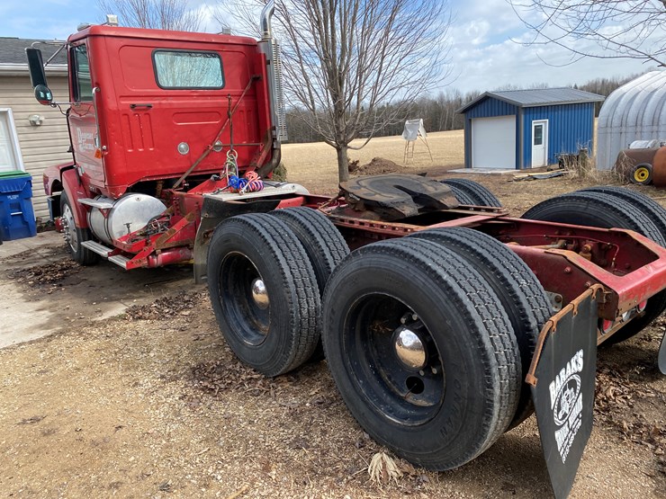 #1152-•-1994-white-gmc-tandem-axle-semi-(has-wi-title)-(non-runner)-(shawano,-wi)-image-6