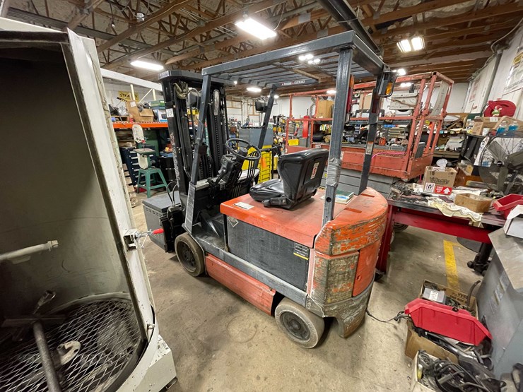 #1230-•-toyota-electric-forklift-(shawano,-wi)-image-6