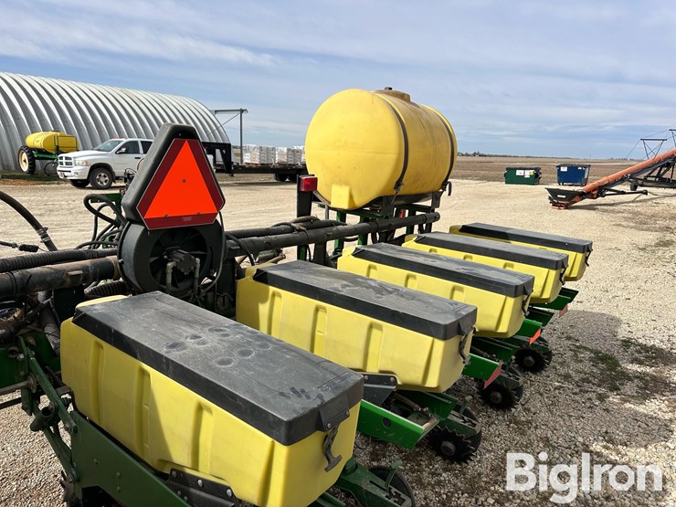 john-deere-1700-image-13