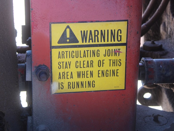 1980-versatile-875-image-57