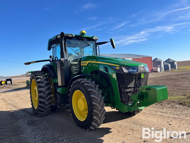 2022-john-deere-8r-310-image-3