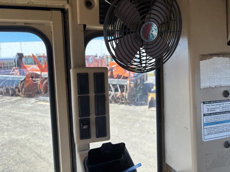 caterpillar-143h-image-48