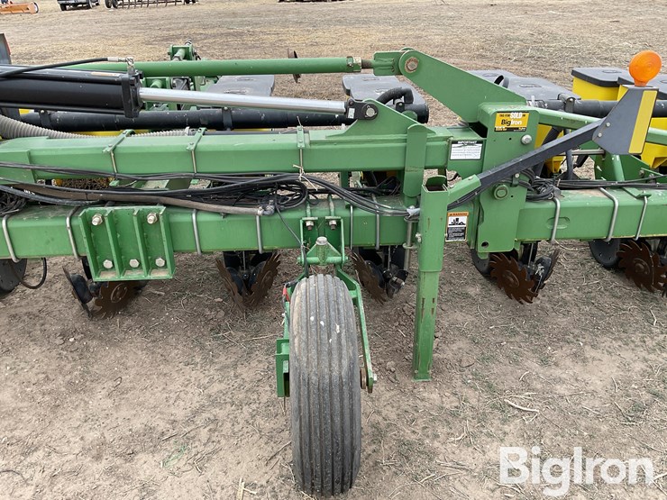 john-deere-1720-image-14