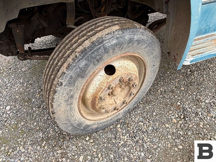 1990-ford-f700-image-10