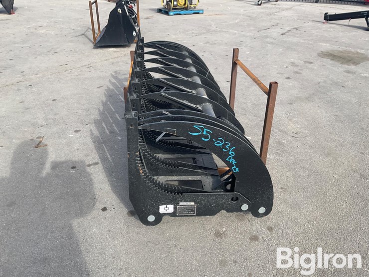 2025-massey-ferguson-730-image-8