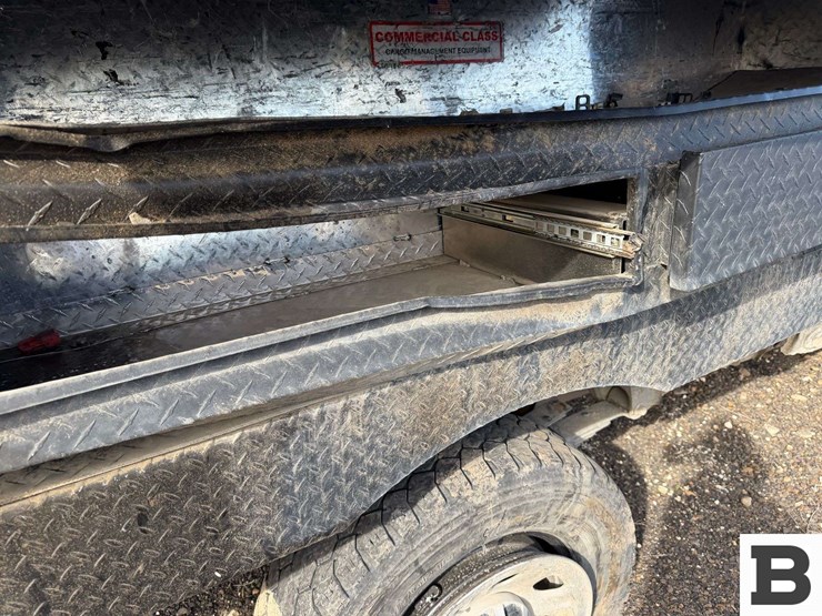 2023-chevrolet-silverado-3500-image-24