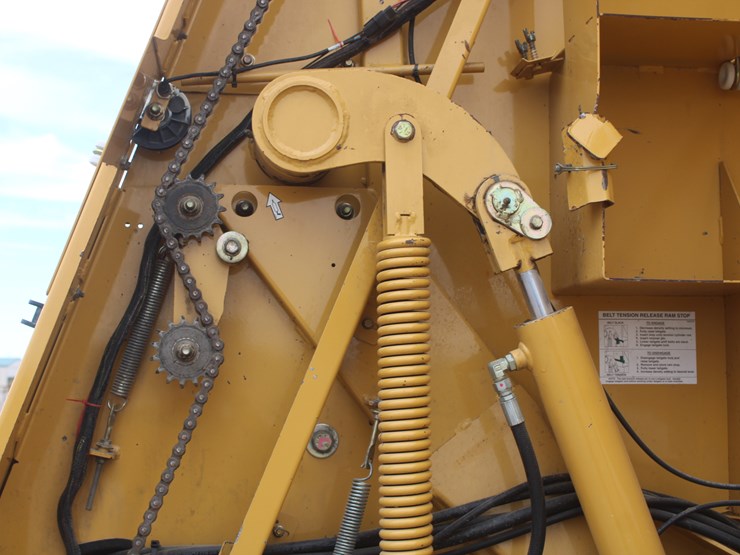 2005-vermeer-605m-image-18