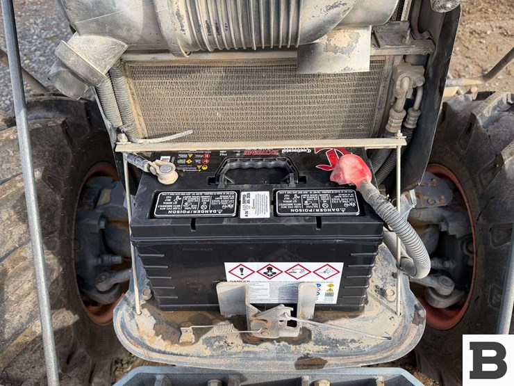 2014-kubota-m8540hd-image-24