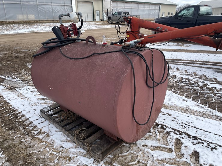 #7404-•-275-gallon-fuel-tank-with-pump-(somerset,-wi)-image-4