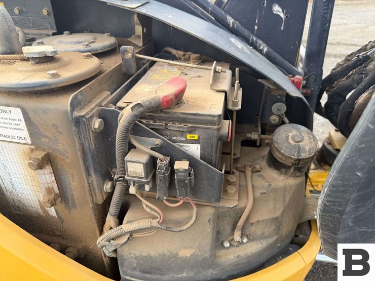 2012-deere-35d-image-37